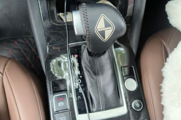 Used BORGWARD BX5 2017 25TGDI Automatic Two-Wheel Drive Sharp Model Gear Lever