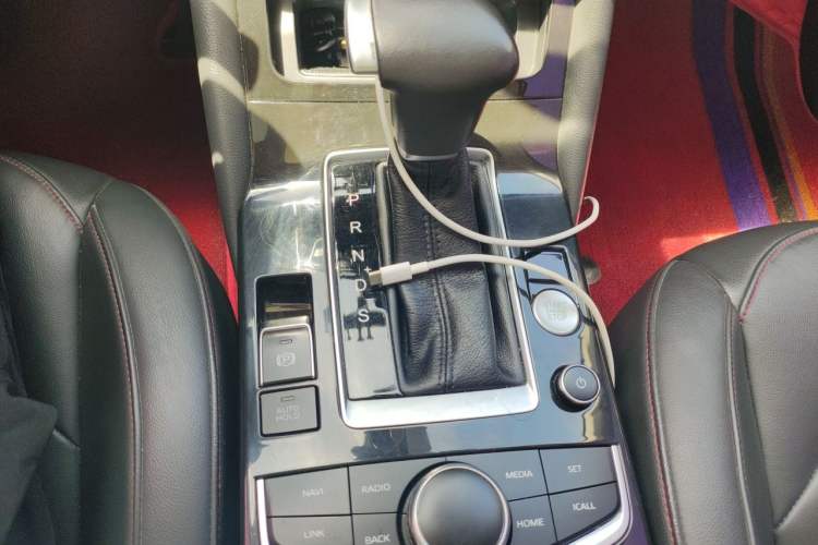 Used BORGWARD BX5 2017 25TGDI Automatic Two-Wheel Drive Smart Enjoyment Model Gear Lever
