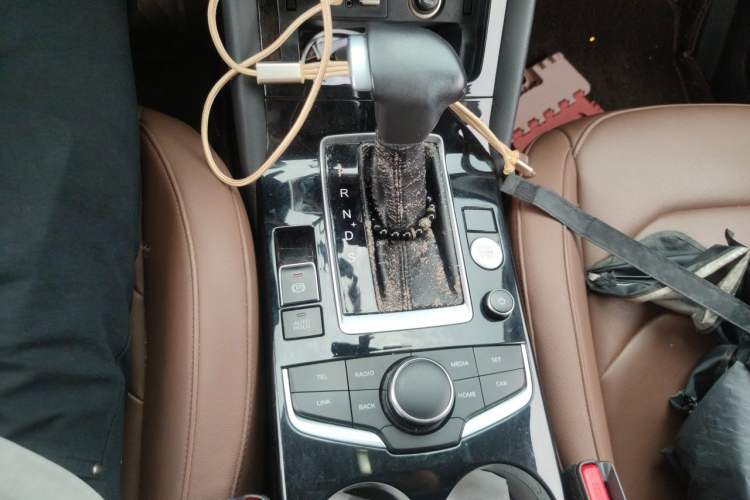 Used BORGWARD BX5 2017 20TGDI Automatic Two-Wheel Drive Pioneer Edition Gear Lever