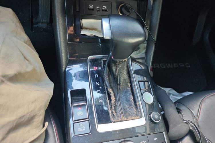 Used BORGWARD BX5 2017 25TGDI Automatic Two-Wheel Drive Sharp Model Gear Lever