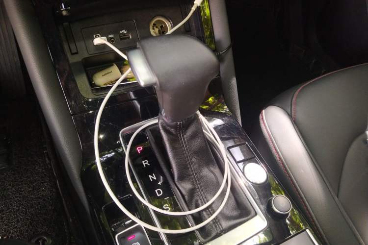Used BORGWARD BX5 2017 20TGDI Automatic Two-Wheel Drive Pioneer Edition Gear Lever