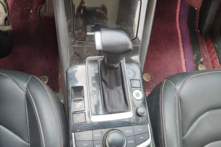 Used BORGWARD BX5 2017 25TGDI Automatic Two-Wheel Drive Fashion Plus Model Gear Lever