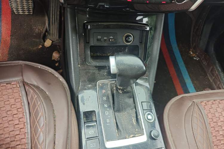 Used BORGWARD BX5 2017 25TGDI Automatic Two-Wheel Drive Sharp Model Gear Lever