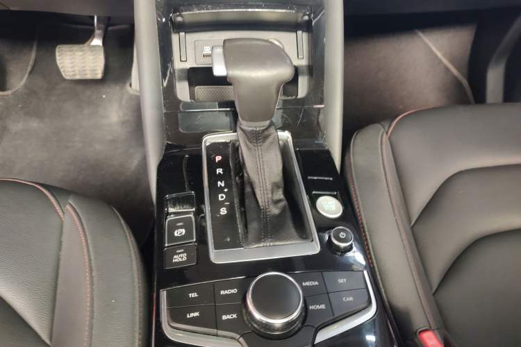 Used BORGWARD BX5 2017 20TGDI Automatic Two-Wheel Drive Pioneer Edition Gear Lever