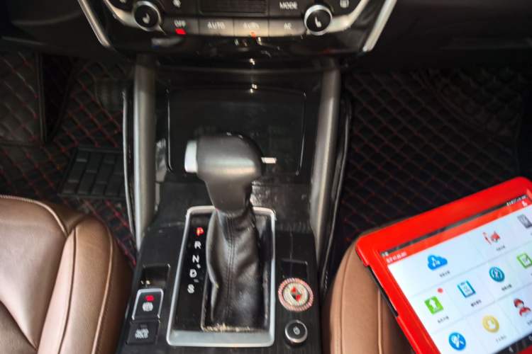 Used BORGWARD BX5 2017 25TGDI Automatic Two-Wheel Drive Smart Enjoyment Model Gear Lever