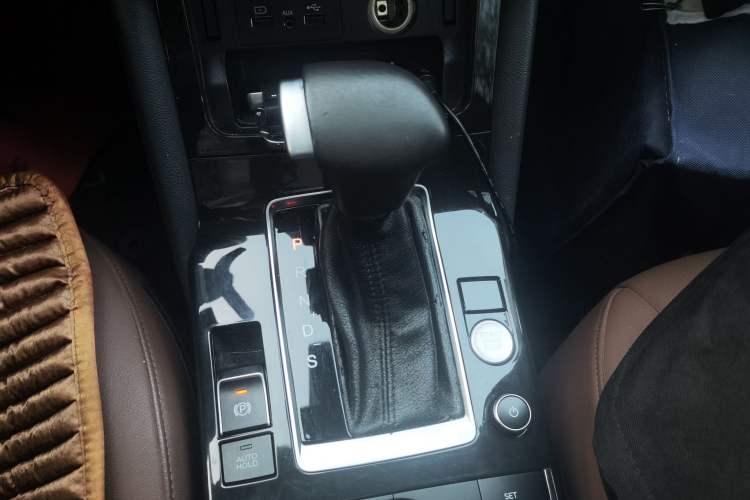 Used BORGWARD BX5 2017 25TGDI Automatic Two-Wheel Drive Sharp Model Gear Lever