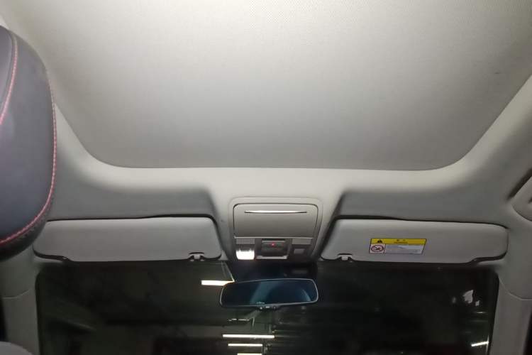 Used BORGWARD BX5 2017 25TGDI Automatic Two-Wheel Drive Smart Enjoyment Model Headliner