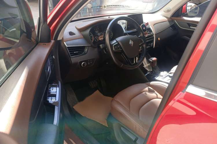 Used BORGWARD BX5 2017 25TGDI Automatic Two-Wheel Drive Fashion Plus Model Interior 2