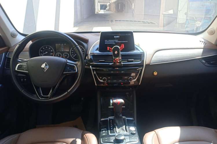Used BORGWARD BX5 2017 25TGDI Automatic Two-Wheel Drive Fashion Plus Model Interior 3