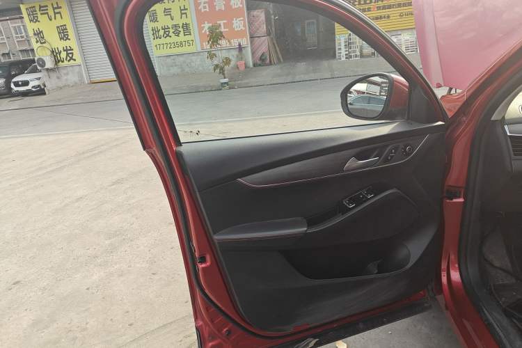Used BORGWARD BX5 2017 20TGDI Automatic Two-Wheel Drive New Edition Left Front Door Interior