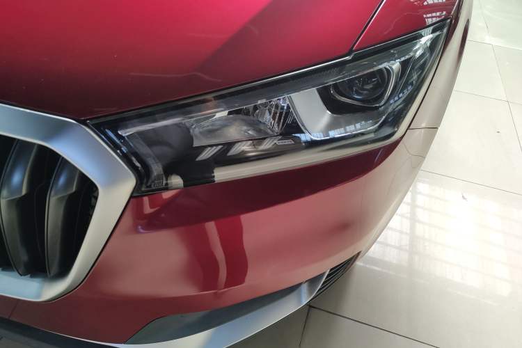 Used BORGWARD BX5 2017 20TGDI Automatic Two-Wheel Drive Pioneer Edition Left Front Headlight