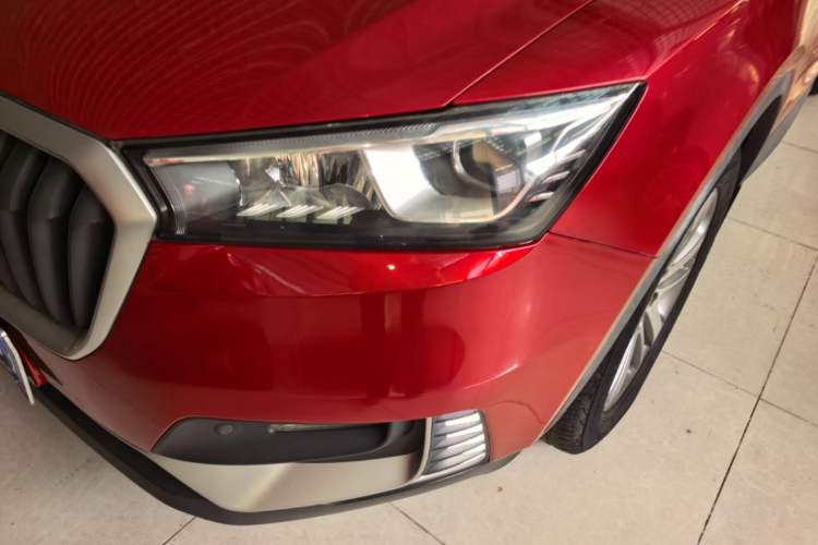 Used BORGWARD BX5 2017 25TGDI Automatic Two-Wheel Drive Smart Enjoyment Model Left Front Headlight