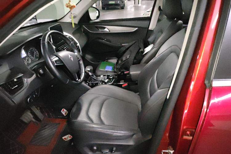 Used BORGWARD BX5 2017 20TGDI Automatic Two-Wheel Drive Pioneer Edition Left Front Seat