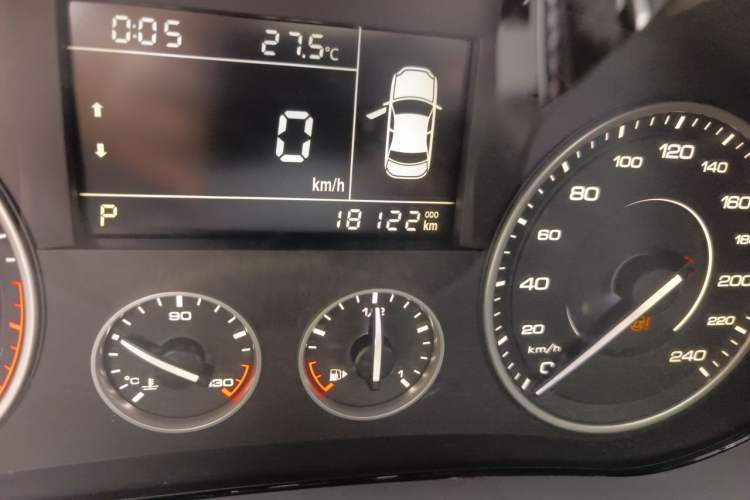 Used BORGWARD BX5 2017 20TGDI Automatic Two-Wheel Drive Pioneer Edition Odometer Close Up