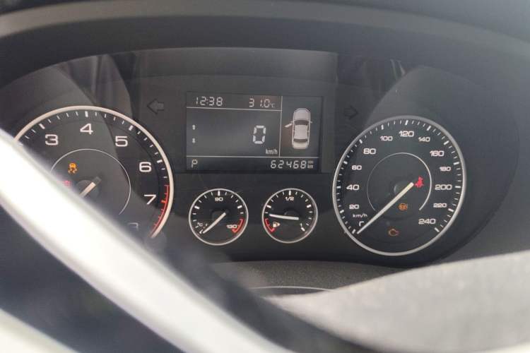 Used BORGWARD BX5 2017 20TGDI Automatic Two-Wheel Drive New Edition Odometer Close Up