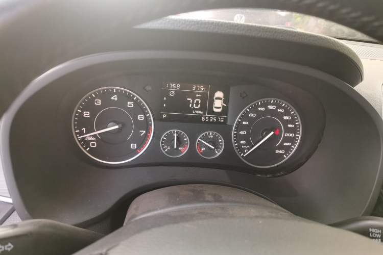 Used BORGWARD BX5 2017 20TGDI Automatic Two-Wheel Drive Pioneer Edition Odometer Close Up