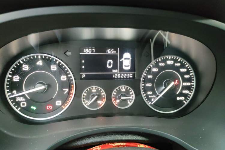 Used BORGWARD BX5 2017 20TGDI Automatic Two-Wheel Drive Pioneer Edition Odometer Close Up