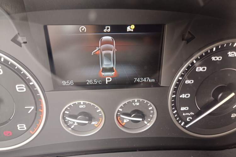 Used BORGWARD BX5 2017 25TGDI Automatic Four-Wheel Drive Premium Model Odometer Close Up