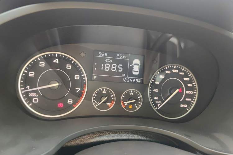 Used BORGWARD BX5 2017 20TGDI Automatic Two-Wheel Drive Pioneer Edition Odometer Close Up