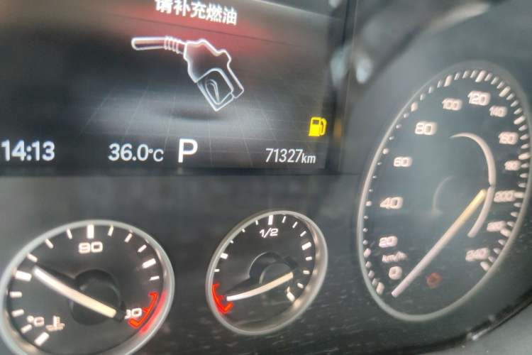 Used BORGWARD BX5 2017 25TGDI Automatic Two-Wheel Drive Fashion Plus Model Odometer Close Up