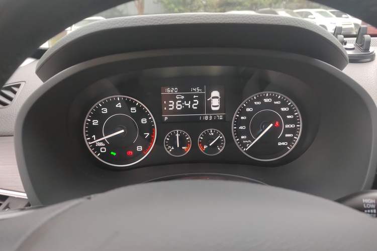 Used BORGWARD BX5 2017 20TGDI Automatic Two-Wheel Drive Pioneer Edition Odometer Close Up