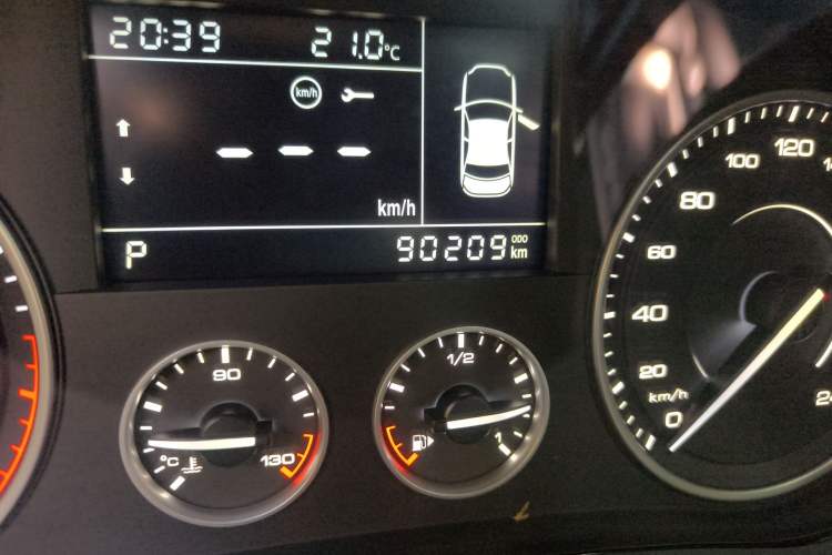 Used BORGWARD BX5 2017 20TGDI Automatic Two-Wheel Drive Pioneer Edition Odometer Close Up