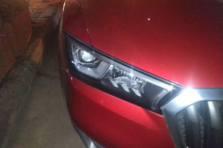 Used BORGWARD BX5 2017 25TGDI Automatic Two-Wheel Drive Sharp Model Right Front Headlight
