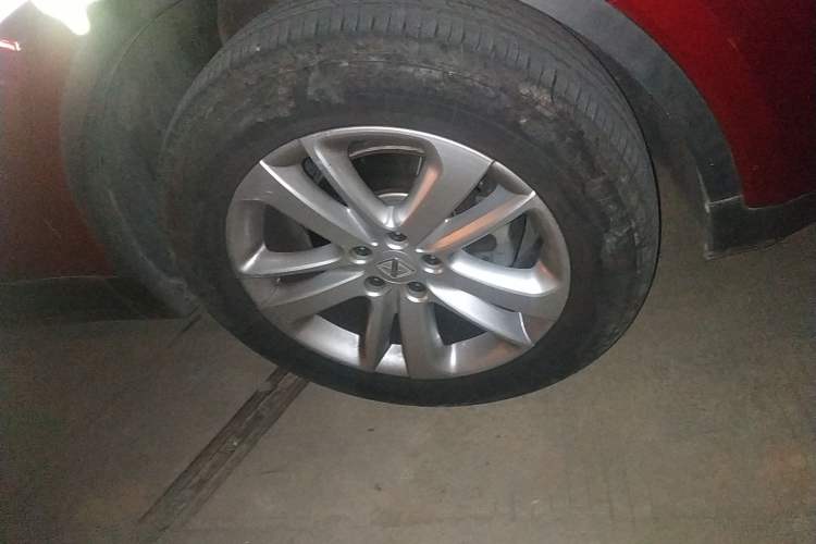 Used BORGWARD BX5 2017 25TGDI Automatic Two-Wheel Drive Sharp Model Right Front Wheel Hub
