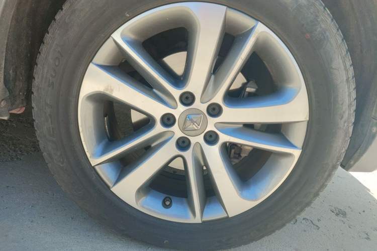 Used BORGWARD BX5 2017 25TGDI Automatic Two-Wheel Drive Smart Enjoyment Model Right Front Wheel Hub