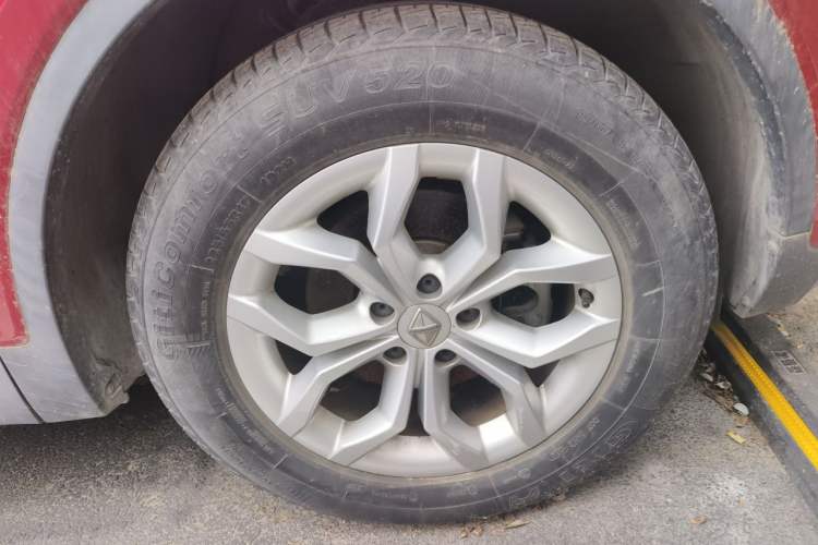 Used BORGWARD BX5 2017 20TGDI Automatic Two-Wheel Drive Pioneer Edition Right Front Wheel Hub