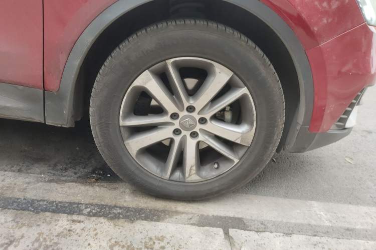 Used BORGWARD BX5 2017 25TGDI Automatic Four-Wheel Drive Smart Enjoyment Model Right Front Wheel Hub