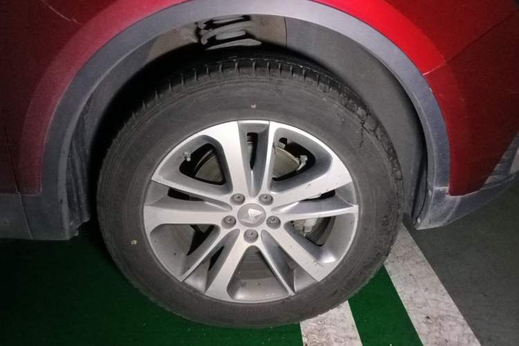 Used BORGWARD BX5 2017 25TGDI Automatic Two-Wheel Drive Smart Enjoyment Model Right Front Wheel Hub