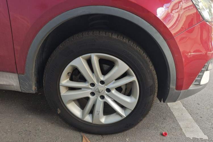 Used BORGWARD BX5 2017 25TGDI Automatic Two-Wheel Drive Sharp Model Right Front Wheel Hub