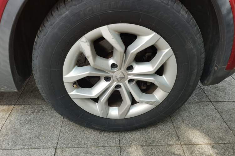 Used BORGWARD BX5 2017 20TGDI Automatic Two-Wheel Drive Pioneer Edition Right Front Wheel Hub