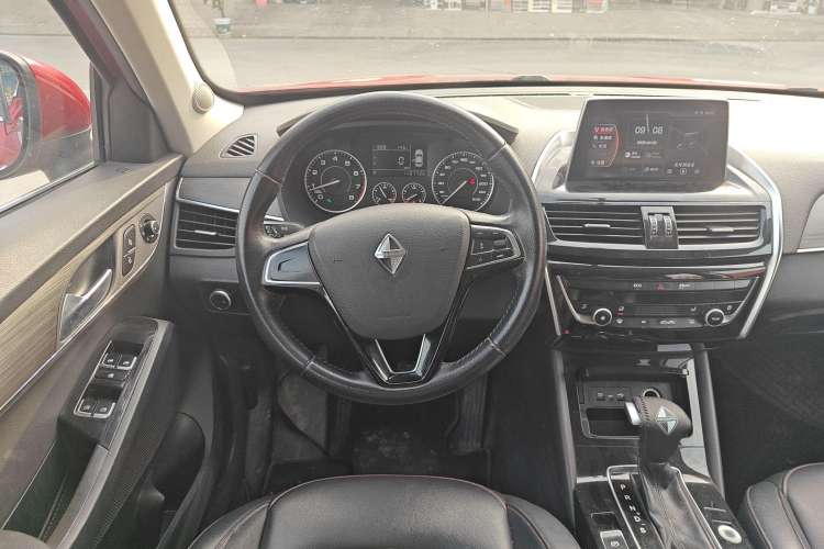 Used BORGWARD BX5 2017 20TGDI Automatic Two-Wheel Drive New Edition Steering Wheel