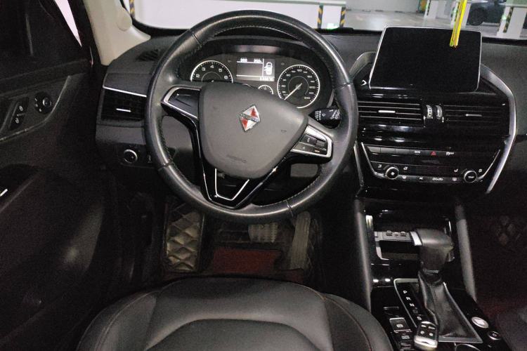 Used BORGWARD BX5 2017 20TGDI Automatic Two-Wheel Drive Pioneer Edition Steering Wheel