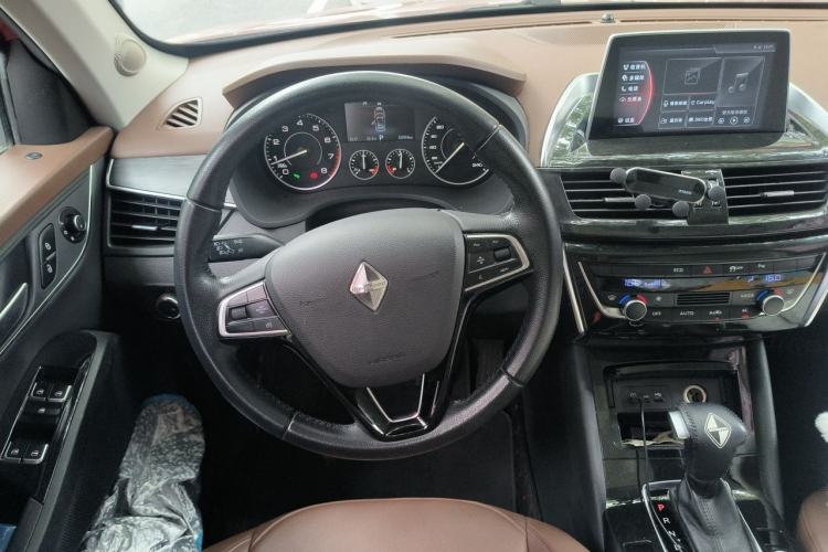 Used BORGWARD BX5 2017 25TGDI Automatic Two-Wheel Drive Sharp Model Steering Wheel