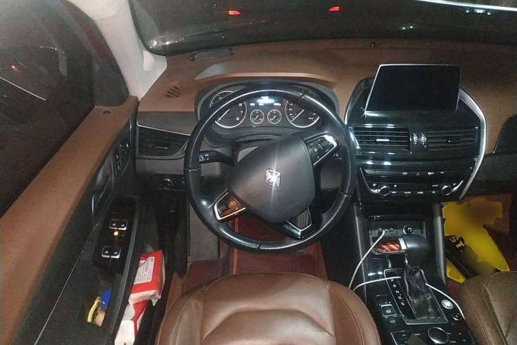 Used BORGWARD BX5 2017 25TGDI Automatic Two-Wheel Drive Sharp Model Steering Wheel