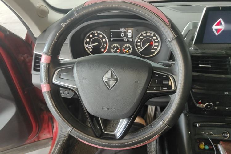 Used BORGWARD BX5 2017 20TGDI Automatic Two-Wheel Drive Pioneer Edition Steering Wheel
