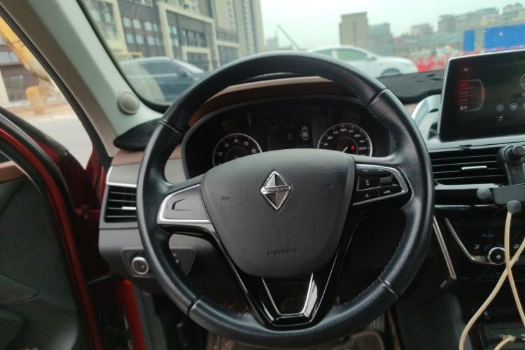 Used BORGWARD BX5 2017 20TGDI Automatic Two-Wheel Drive Pioneer Edition Steering Wheel