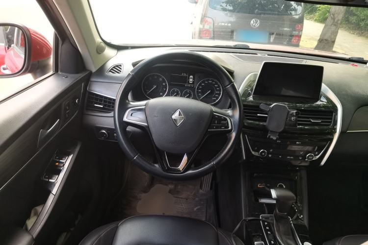 Used BORGWARD BX5 2017 20TGDI Automatic Two-Wheel Drive Pioneer Edition Steering Wheel