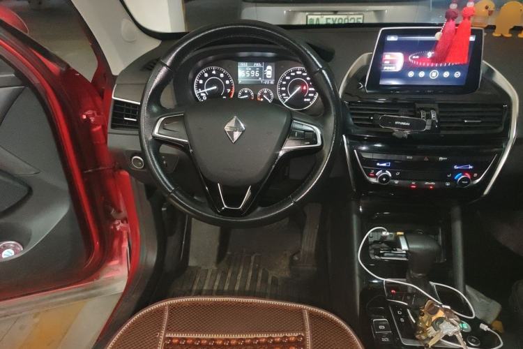 Used BORGWARD BX5 2017 20TGDI Automatic Two-Wheel Drive Pioneer Edition Steering Wheel