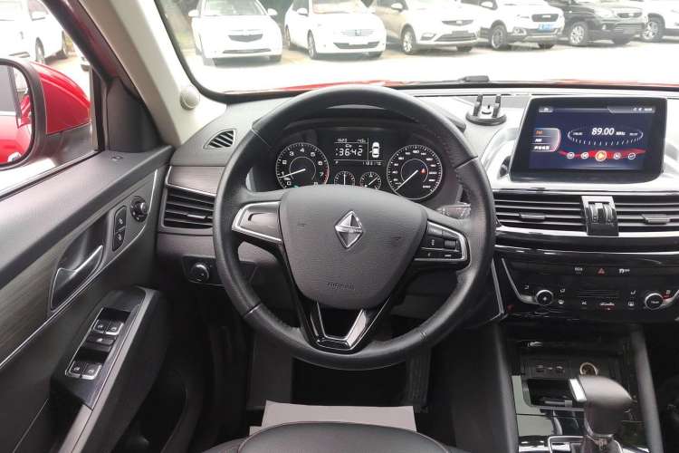 Used BORGWARD BX5 2017 20TGDI Automatic Two-Wheel Drive Pioneer Edition Steering Wheel