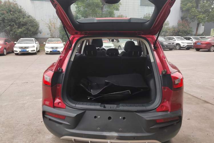Used BORGWARD BX5 2017 20TGDI Automatic Two-Wheel Drive Pioneer Edition Trunk