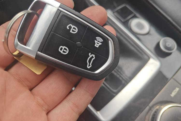 Used BORGWARD BX5 2017 20TGDI Automatic Two-Wheel Drive New Edition Vehicle Key