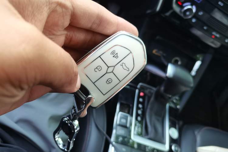 Used BORGWARD BX5 2017 20TGDI Automatic Two-Wheel Drive Pioneer Edition Vehicle Key