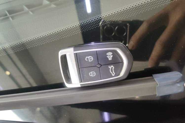 Used BORGWARD BX5 2017 20TGDI Automatic Two-Wheel Drive New Edition Vehicle Key