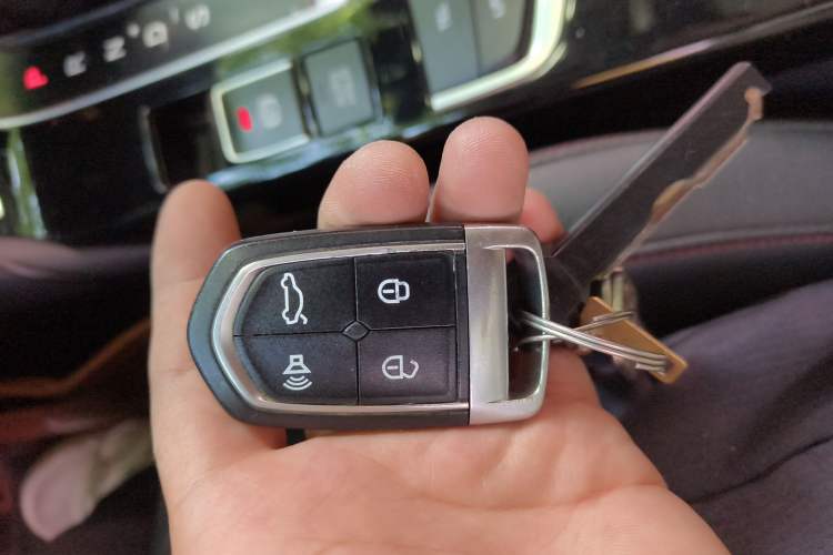 Used BORGWARD BX5 2017 20TGDI Automatic Two-Wheel Drive Pioneer Edition Vehicle Key