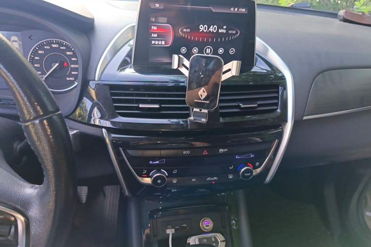 Used BORGWARD BX5 2017 20TGDI Automatic Two-Wheel Drive Pioneer Edition Audio And AC Panel