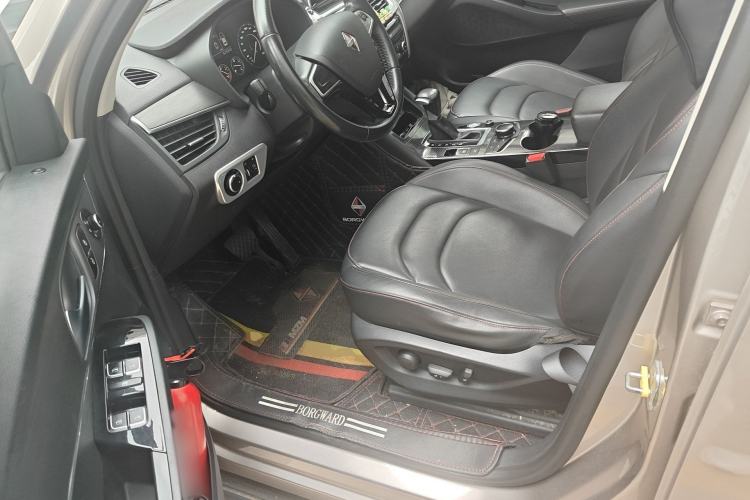 Used BORGWARD BX5 2017 20TGDI Automatic Two-Wheel Drive Pioneer Edition Driver Seat
